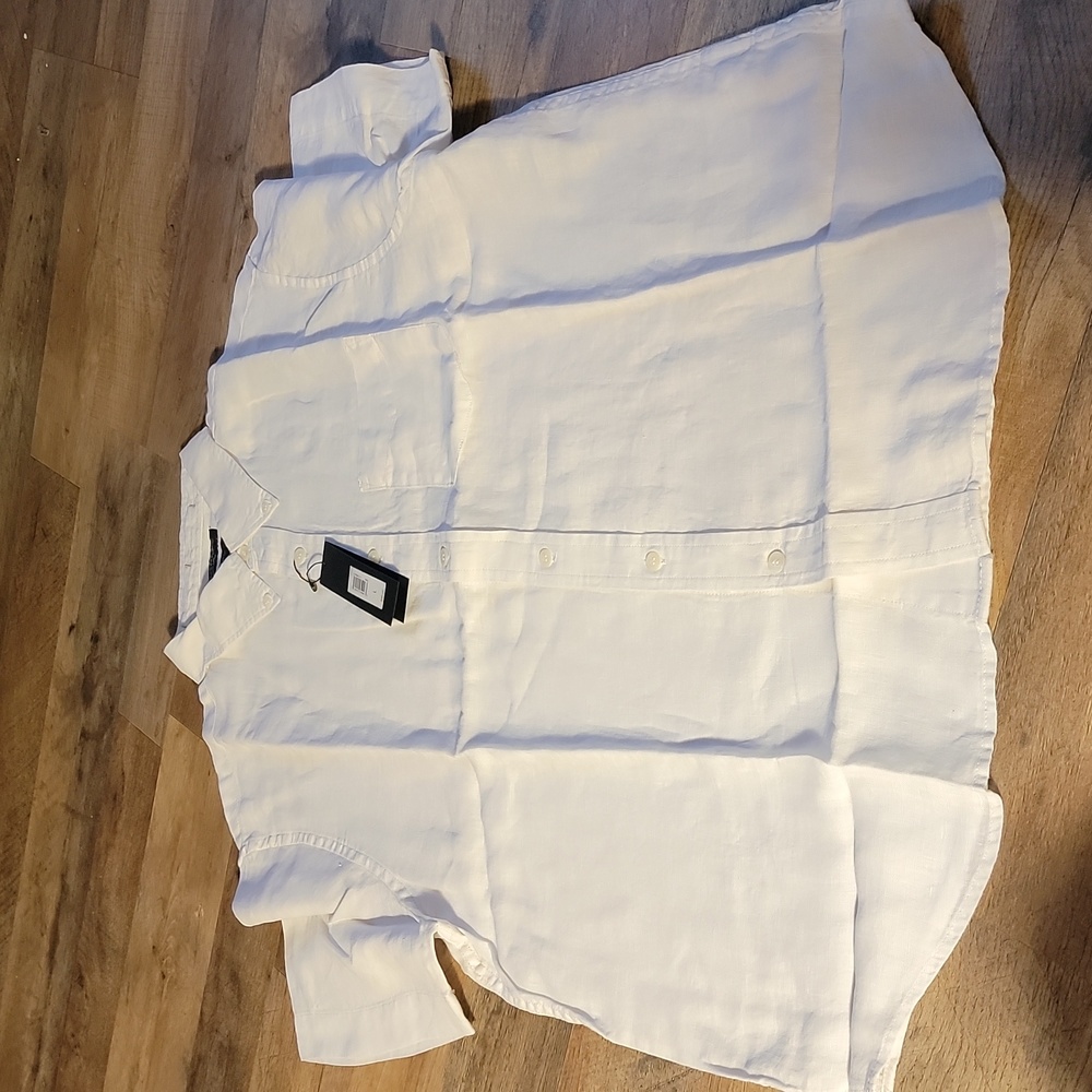 Banana Republic short sleeve button down. 100% linen. Large